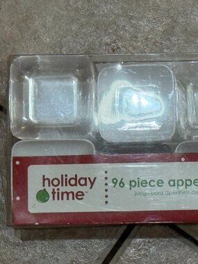 Holiday Time 96 Pc. Premium Plastic Mini Appetizer & Dessert Tasting Set (137)